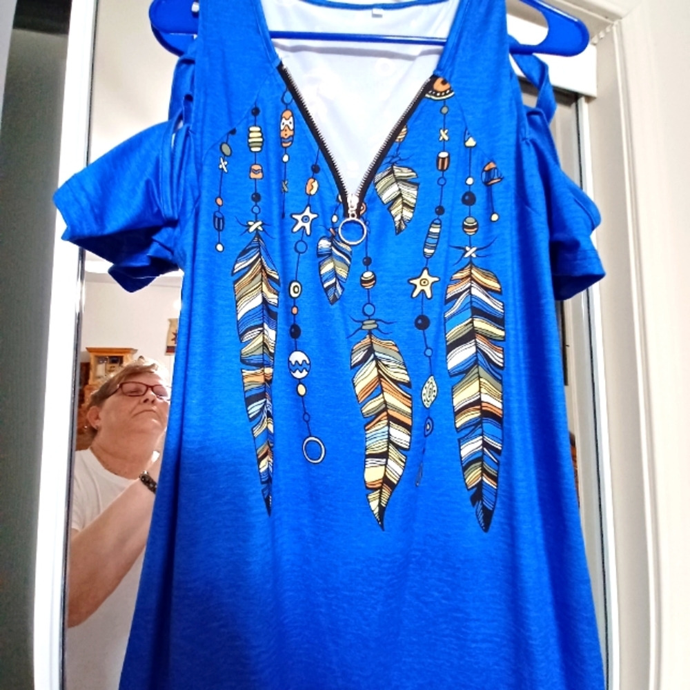 Beautiful Native American style cuts down sleeves NWOT